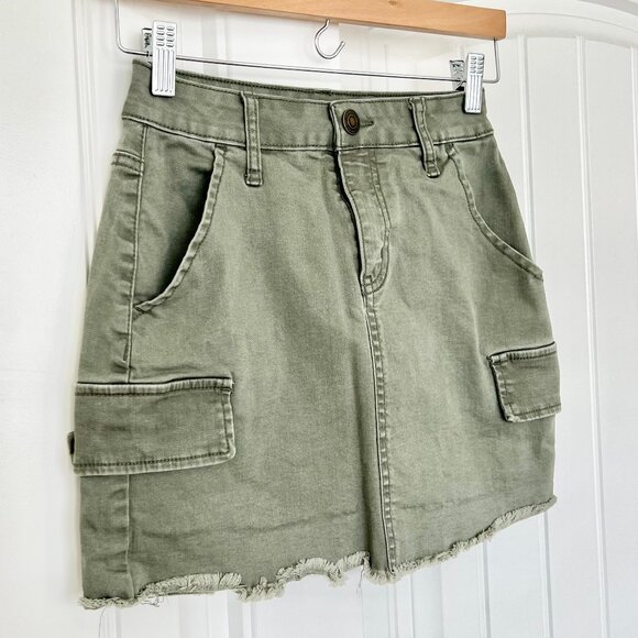 SO Juniors Olive Army Green High-Waist Cargo Pocket Frayed Hem Mini Skirt - Sz 1 - Picture 2 of 6